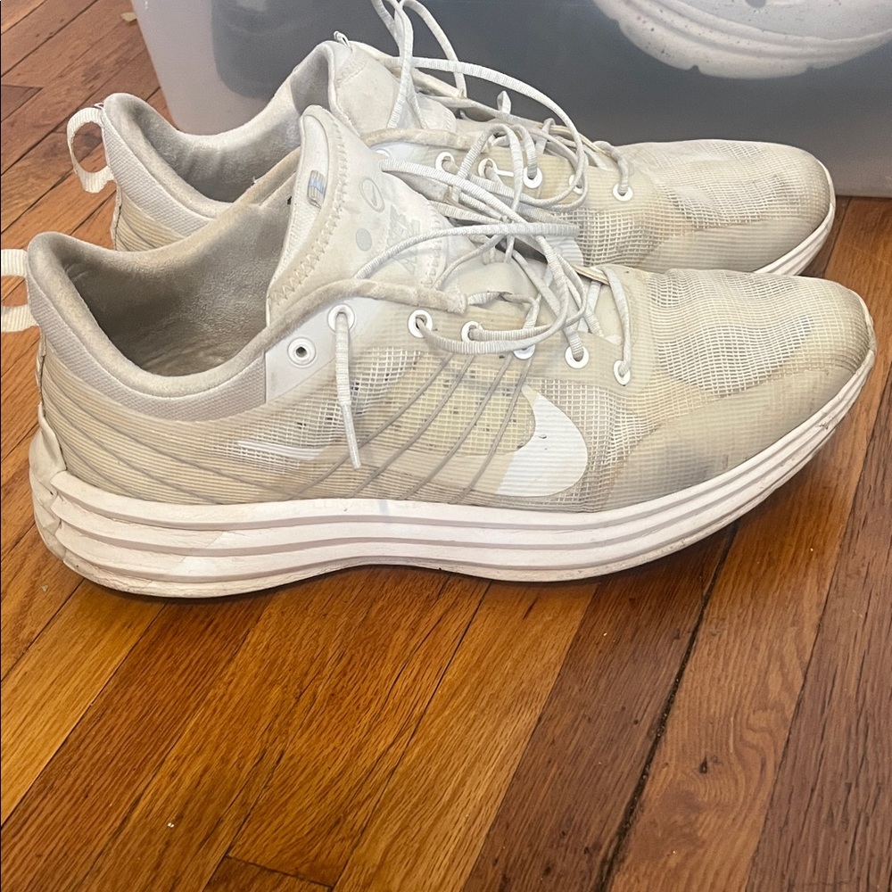 Nike Lunar Roam Cream and White